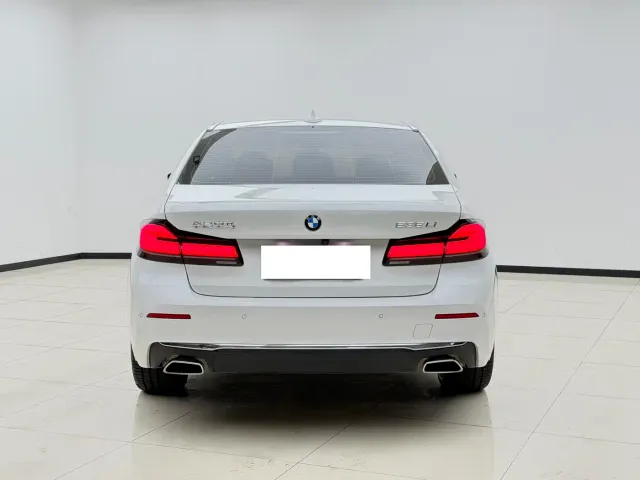 BMW 5 Series — Фото автомобиля 9