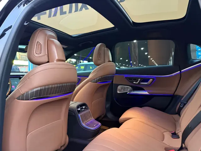 Mercedes-Benz E-Class — Фото автомобиля 15