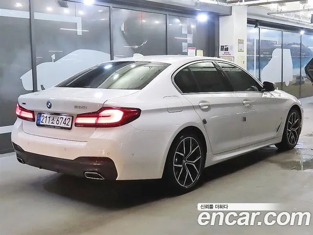 BMW 5 Series G30 — Фото автомобиля 4