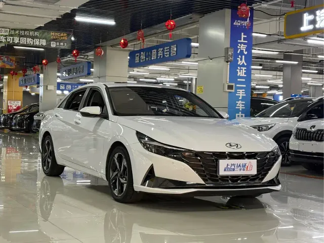 Hyundai Elantra — Фото автомобиля 3