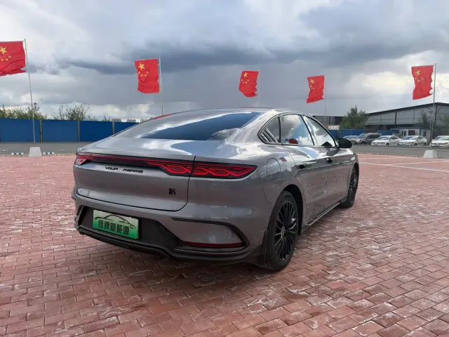 BYD Han — Фото автомобиля 9