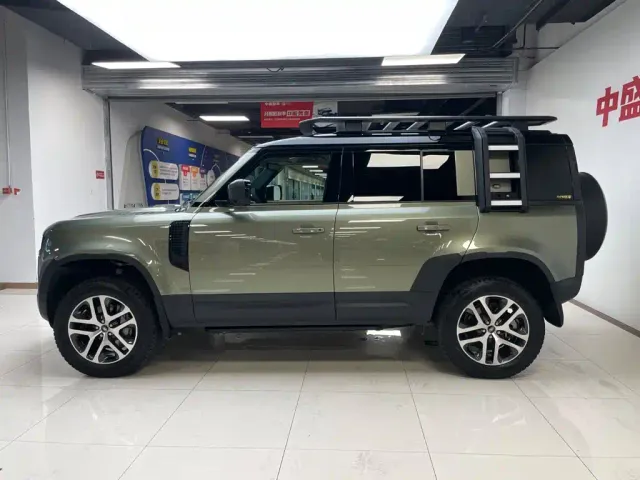 Land Rover Defender — Фото автомобиля 4