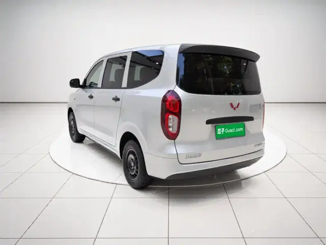 Wuling Hongguang — Фото автомобиля 24