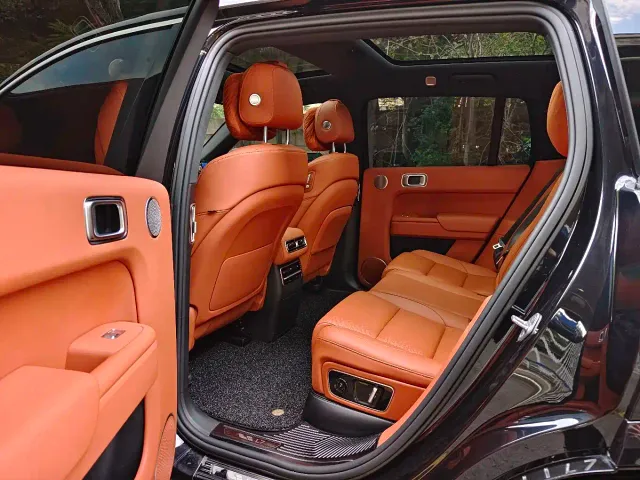 Li Auto L7 — Фото автомобиля 16