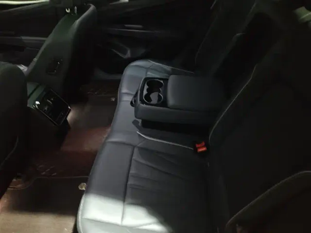 Volkswagen Passat — Фото автомобиля 16