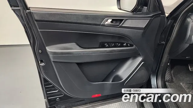 KG_Mobility_Ssangyong Rexton Новый Rexton Sport Khan Дизель 2.2 4WD — Фото автомобиля 20