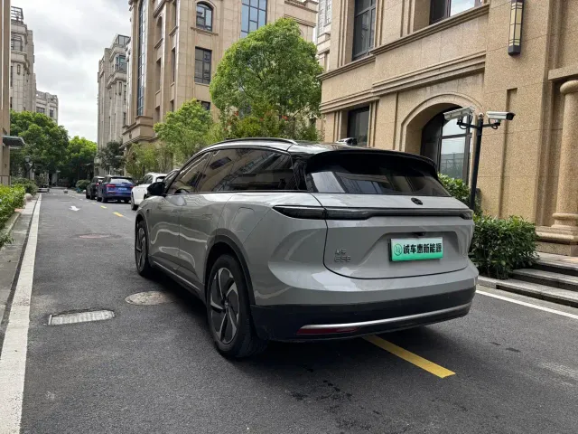 Nio ES6 — Фото автомобиля 14