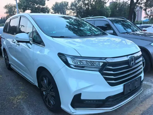 Honda Odyssey — Фото автомобиля 2