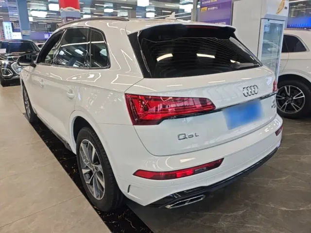 Audi Q5L — Фото автомобиля 4