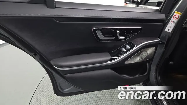 Mercedes-Benz S-Class — Фото автомобиля 25
