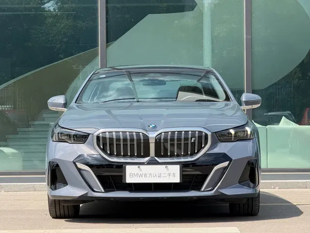 BMW i5 — Фото автомобиля 16