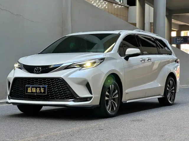 Фотография автомобиля — Toyota Granvia