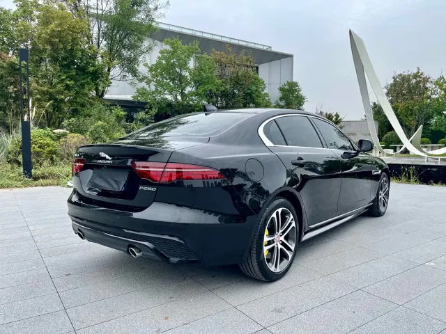 Jaguar XEL — Фото автомобиля 18