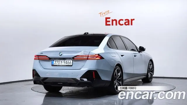 BMW 5-Series 5 серия (G60) 530i xDrive M Sport — Фото автомобиля 2