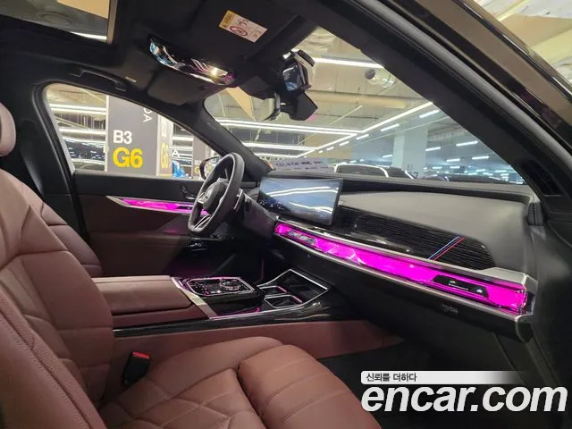 BMW 7-Series 7 серия (G70) 740i xDrive M Sport — Фото автомобиля 15