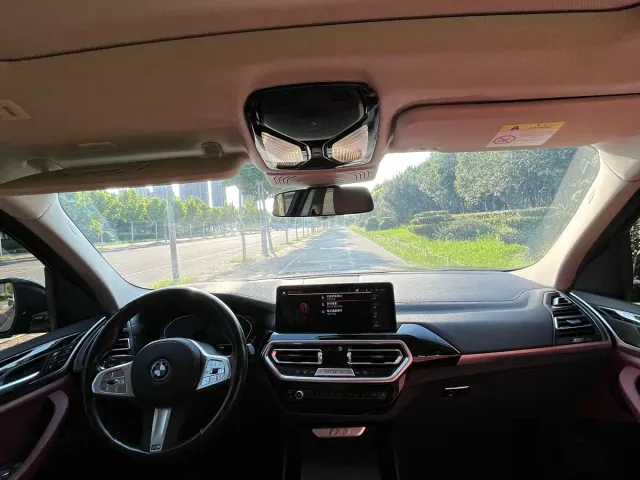 BMW iX3 — Фото автомобиля 8