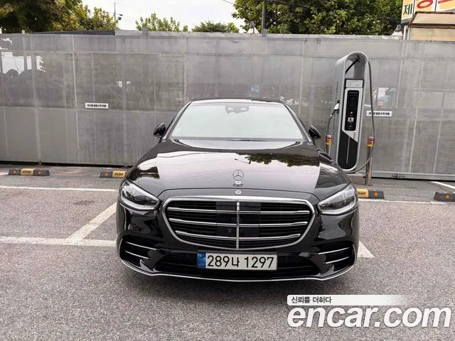 Mercedes-Benz S-Class — Фото автомобиля 3