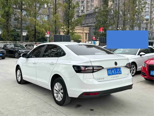 Volkswagen Lavida — Фото автомобиля 12