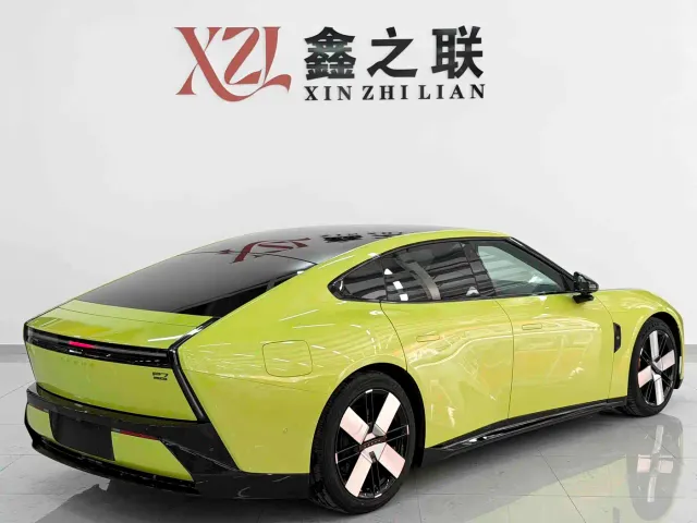 Xpeng P7 — Фото автомобиля 4