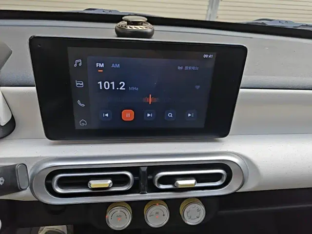 Wuling Hongguang Mini EV — Фото автомобиля 12