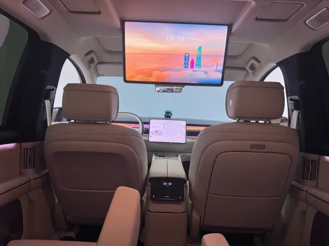 Nio ES8 — Фото автомобиля 14