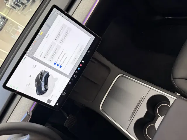 Tesla Model Y — Фото автомобиля 14