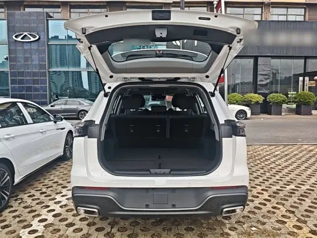 Chery Tiggo 8 PLUS — Фото автомобиля 18