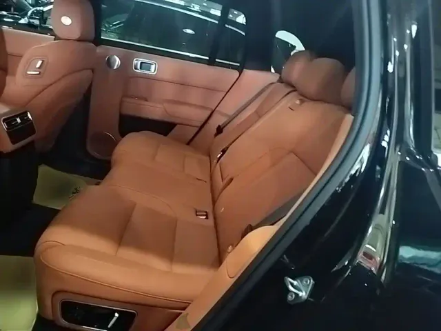 Li Auto L7 — Фото автомобиля 16