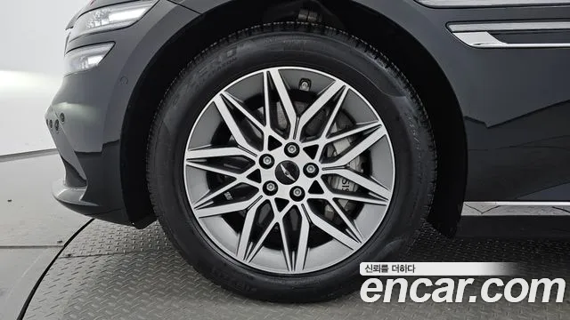 Genesis G80 Бензин 2.5 турбо AWD — Фото автомобиля 4