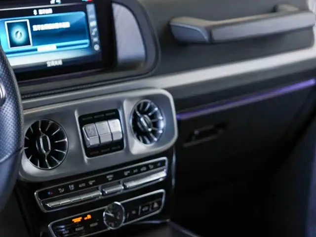 Mercedes-Benz Mercedes-Benz G-Class 2023 G 500 — Фото автомобиля 4