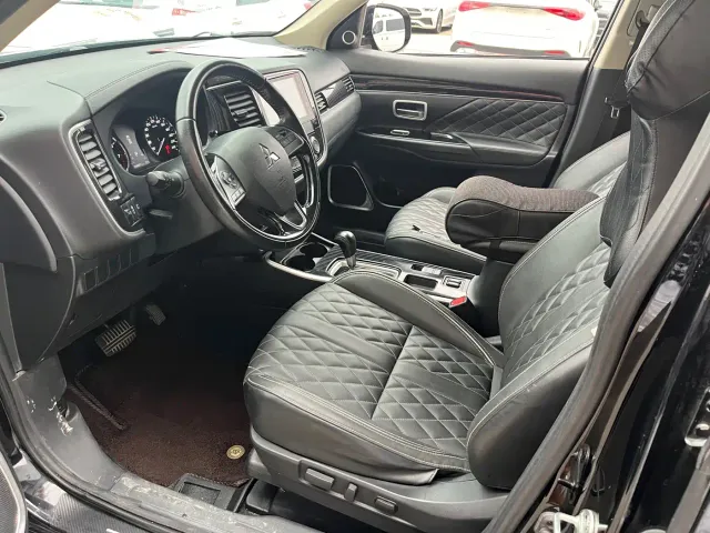 Mitsubishi Outlander — Фото автомобиля 9