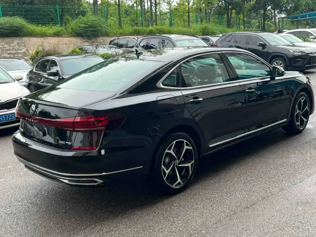 Volkswagen Passat — Фото автомобиля 8