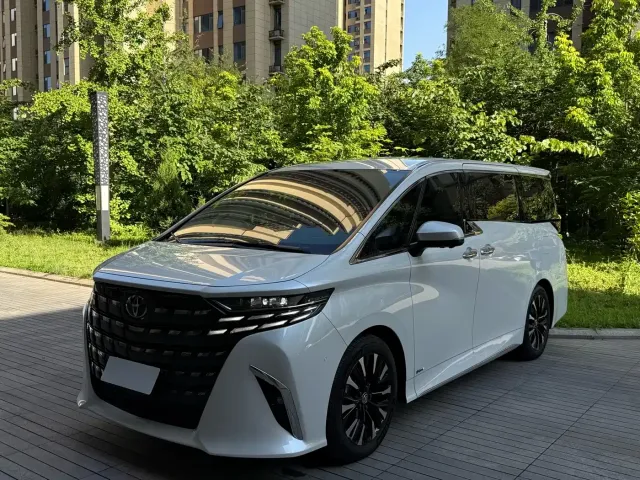 Toyota Alphard — Фото автомобиля 2