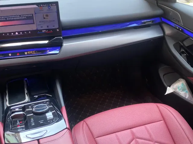 BMW 5 Series — Фото автомобиля 13