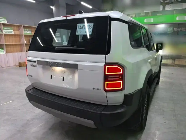 Toyota Prado — Фото автомобиля 6