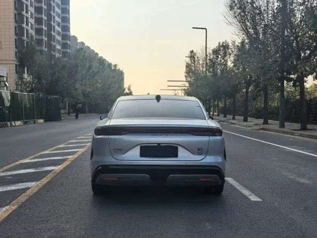 BYD Han L — Фото автомобиля 5