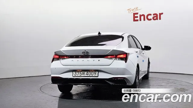 Hyundai AVANTE Avante (CN7) — Фото автомобиля 4