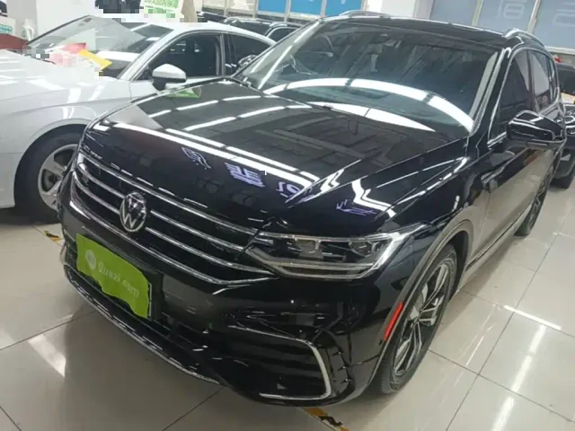 Фотография автомобиля — Volkswagen Tiguan L