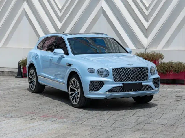 Bentley Bentayga — Фото автомобиля 3