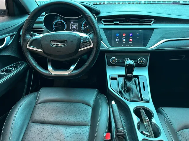 Geely Emgrand — Фото автомобиля 10