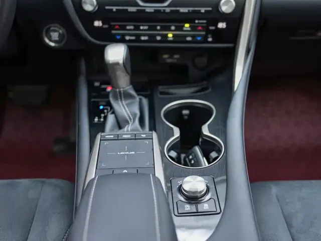 Lexus RX — Фото автомобиля 14