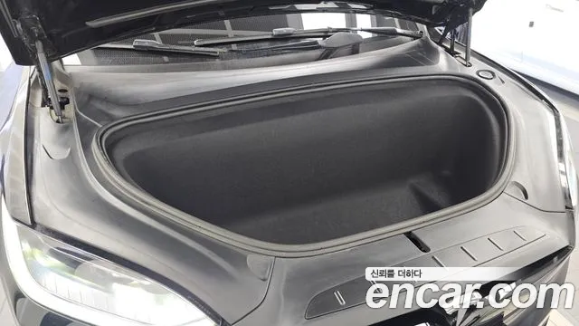 Tesla Model X — Фото автомобиля 9