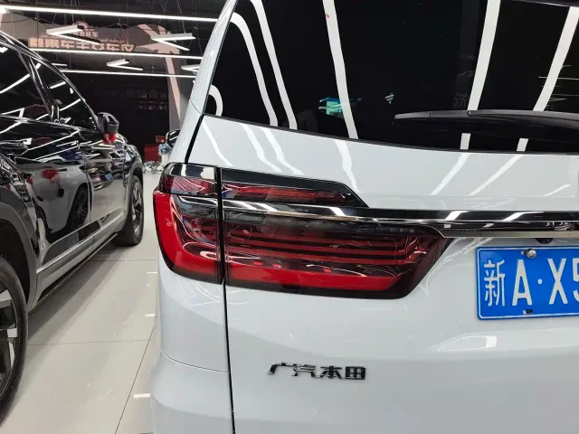 Honda Odyssey — Фото автомобиля 16