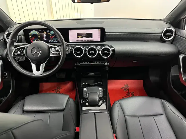 Mercedes-Benz A-Class — Фото автомобиля 10