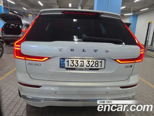 Volvo XC60 2nd Gen — Фото автомобиля 3