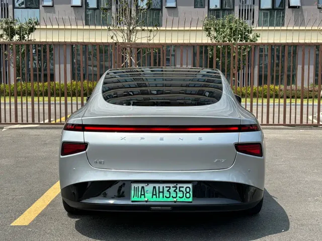 Xpeng P7 — Фото автомобиля 17