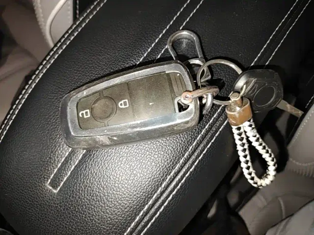 Ford Escape — Фото автомобиля 8