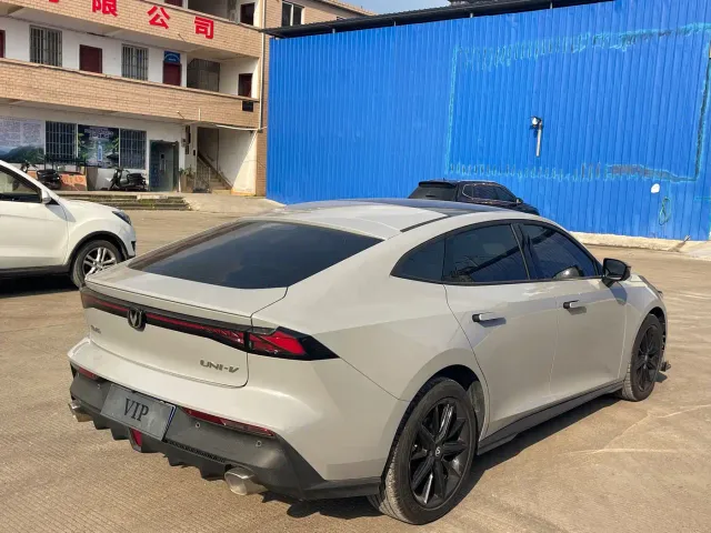 Changan UNI-V — Фото автомобиля 5