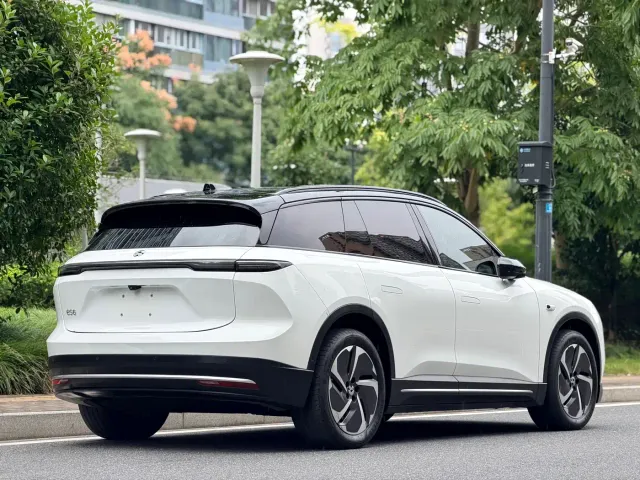 Nio ES6 — Фото автомобиля 6