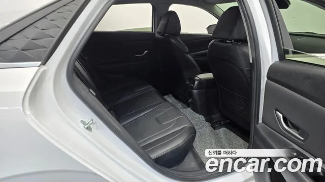 Hyundai Avante CN7 — Фото автомобиля 17